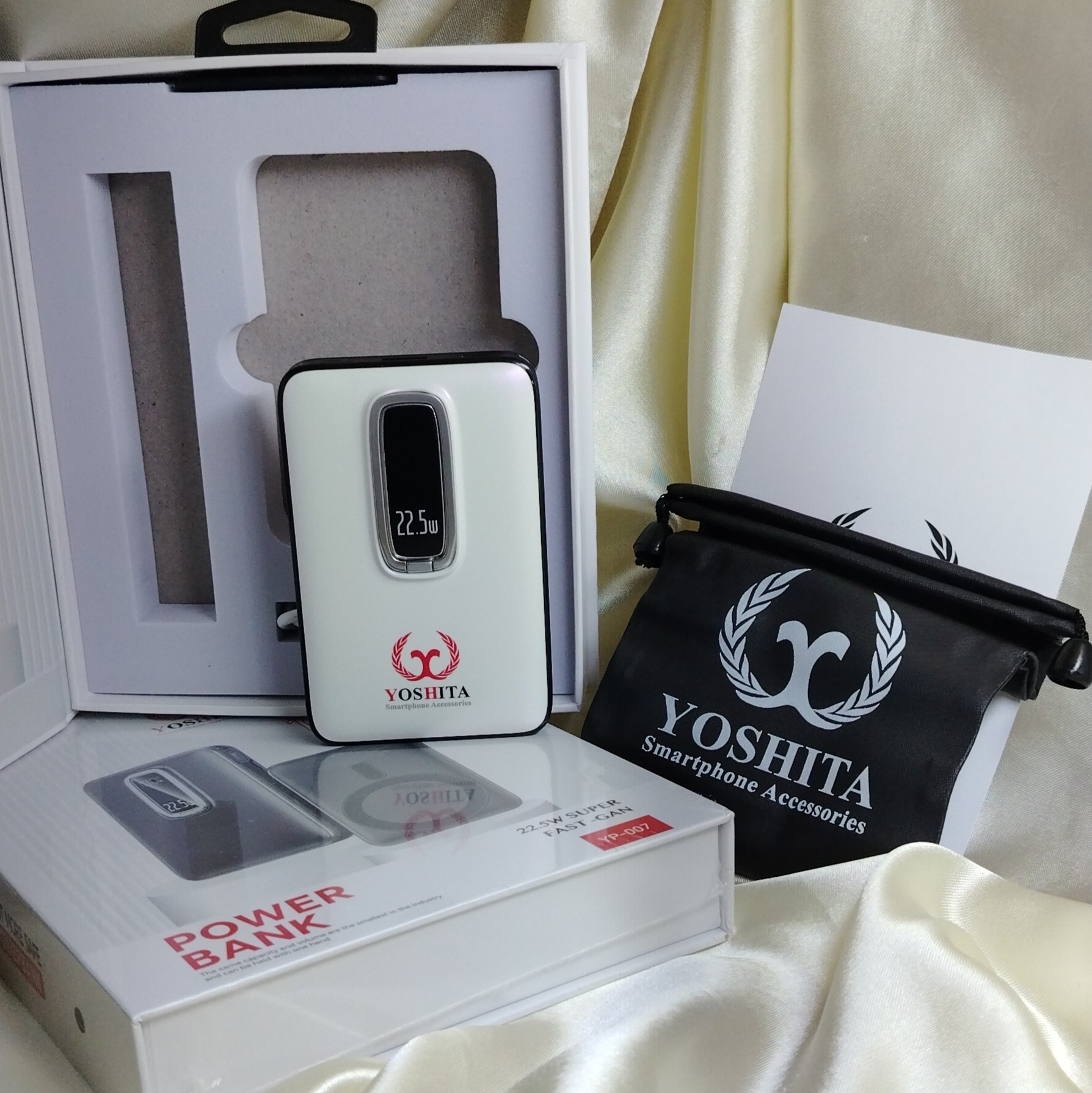 پاوربانک یوشیتا مدل YP-007 ظرفیت 10000 میلی‌آمپر ساعت وایرلس 22.5 وات